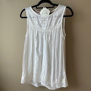 Knox Rose sleeveless eyelet blouse